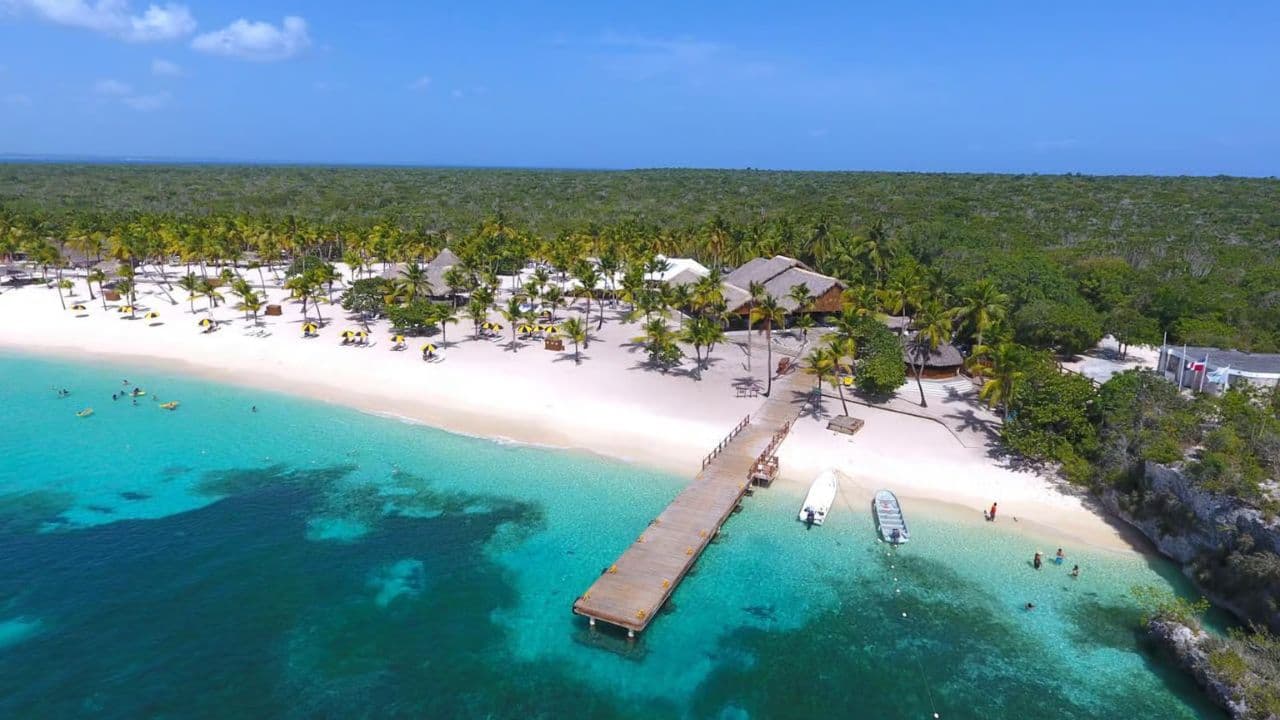 Punta Cana: Catalina Island Private Day Trip with Snorkeling — Guided tour and outdoor activity