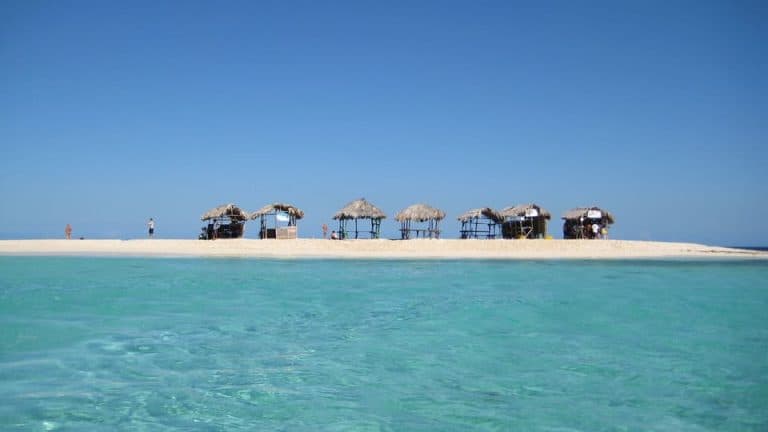 Cayo Arena: Paradise Island and Mangroves Tour — Guided tour and outdoor activity
