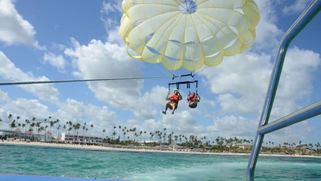 Punta Cana: Parasailing Experience with Hotel Pickup — Guided tour and outdoor activity