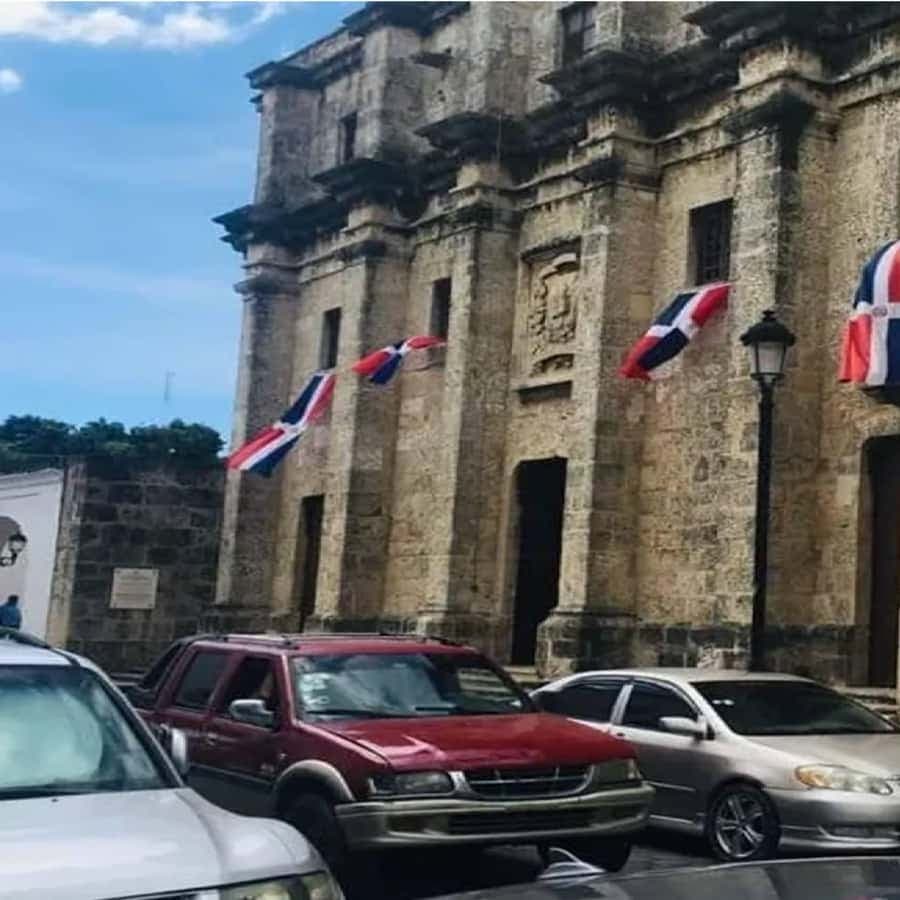 Bayahibe o Punta Cana: gita di un giorno e pranzo a Santo Domingo — Guided tour and outdoor activity