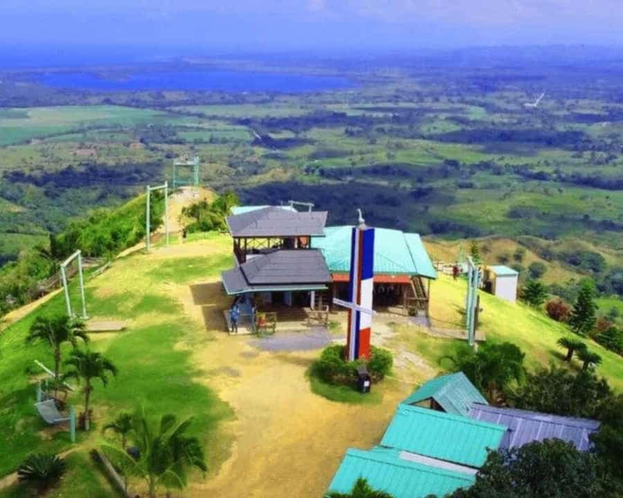 Punta Cana: Montaña Redonda Tour s obědem a jízdou 4x4 — Guided tour and outdoor activity