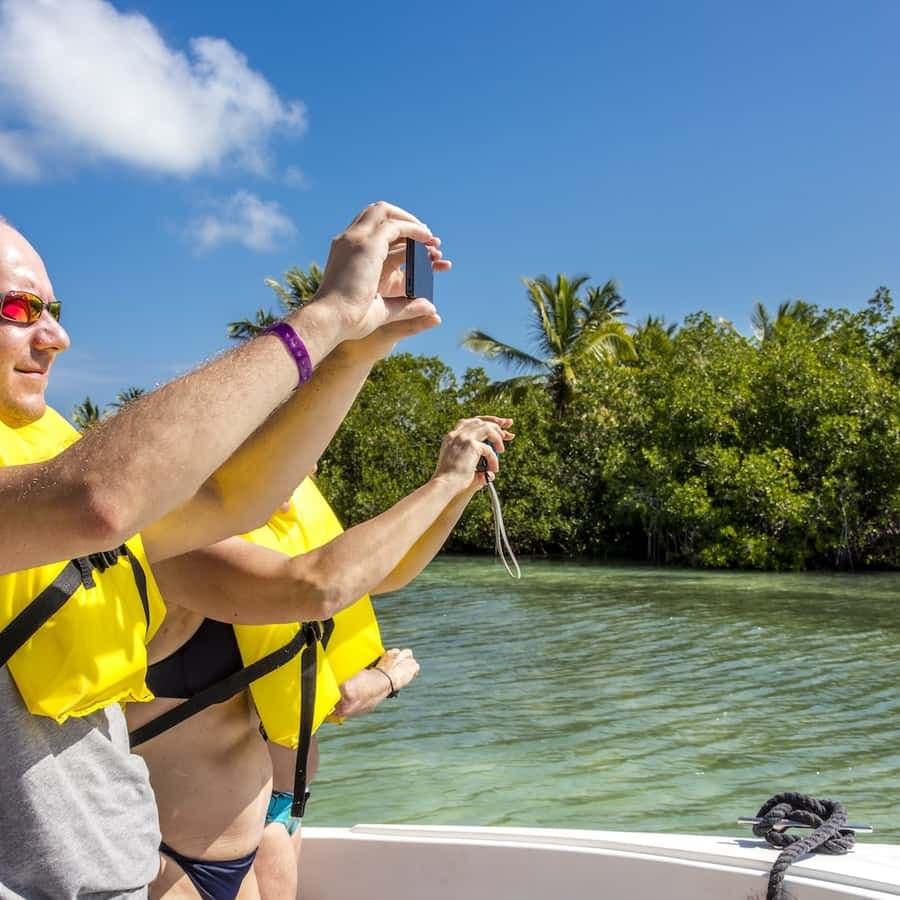 From Punta Cana: Catamaran Cruise to Saona Island with Lunch — Guided tour and outdoor activity