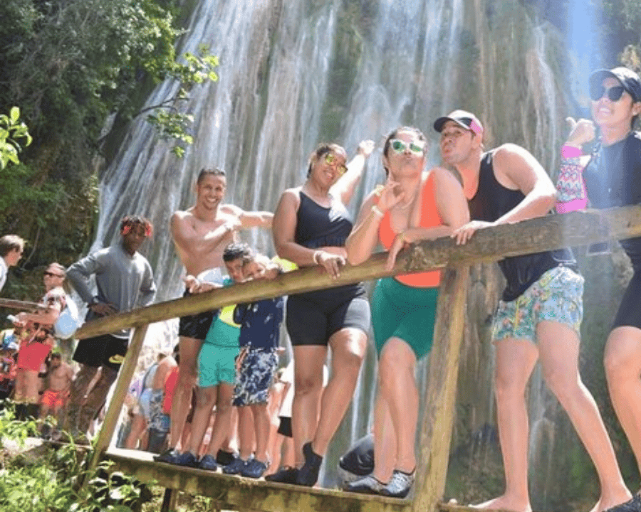 Samana: Cayo Levantado, Isla Bacardí y la Magnífica Cascada — Guided tour and outdoor activity