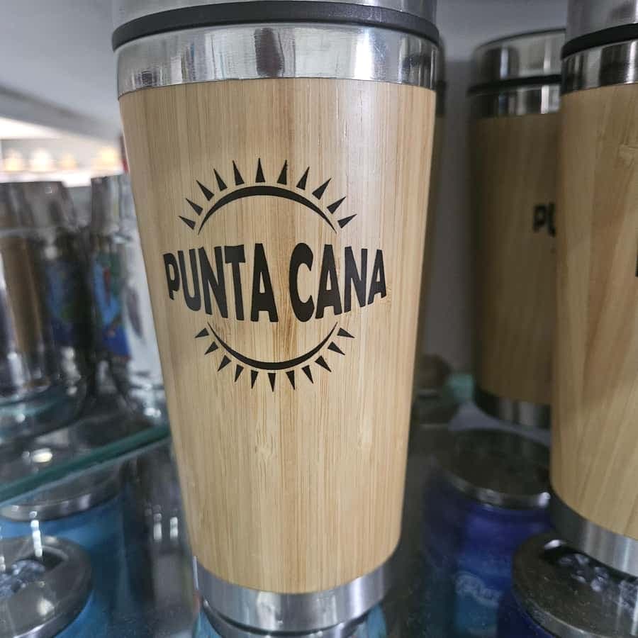 Punta Cana: Souvenir Shopping Tour with Traditional Tastings — Guided tour and outdoor activity