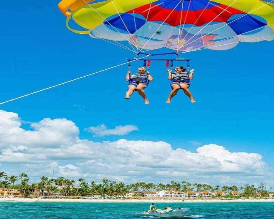 Punta Cana: Paragliding Adventure with Hotel Pickup — Guided tour and outdoor activity