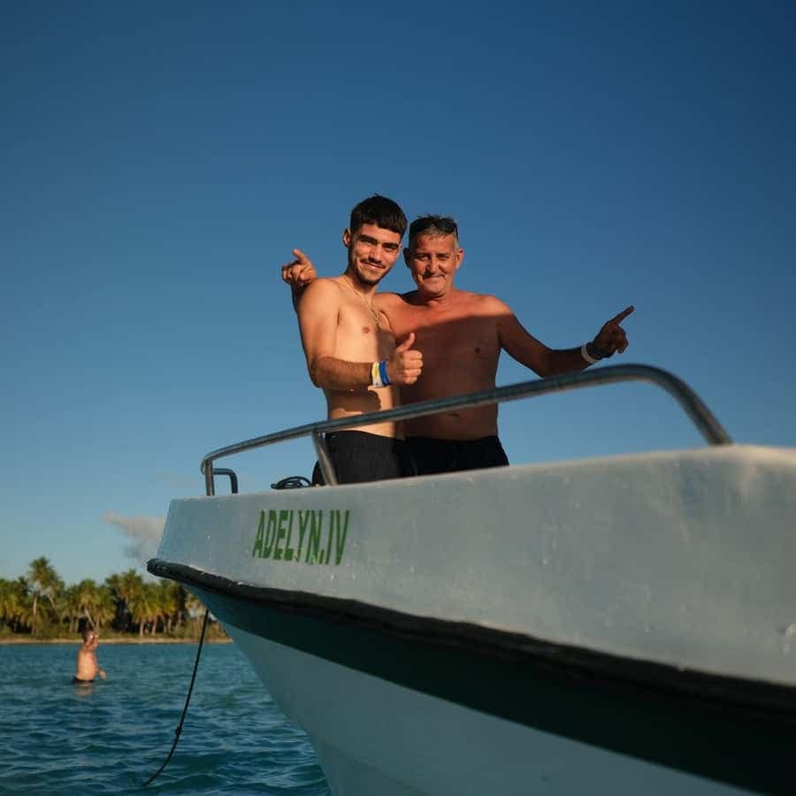 Punta Cana : Saona Island VIP 4 first-class beach and sunset — Guided tour and outdoor activity