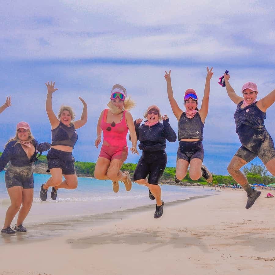 蓬塔卡纳水洞和澳门海滩的全地形车探险 — Guided tour and outdoor activity