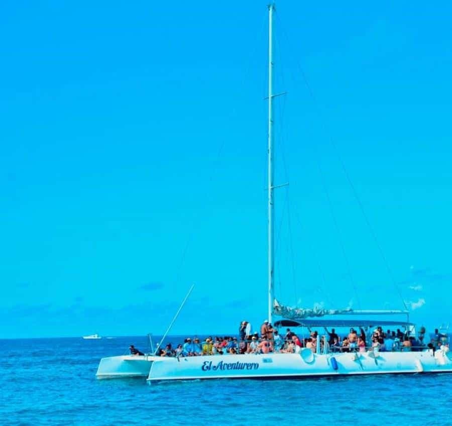 From Punta Cana: Saona Island Trip with Lunch — Guided tour and outdoor activity