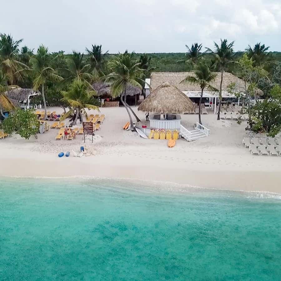 La Romana: Catalina Island and Altos de Chavón Day Trip — Guided tour and outdoor activity