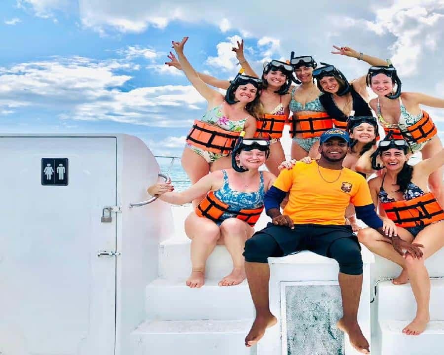 Punta Cana: Catamaran Cruise with Snorkeling & Drinks — Guided tour and outdoor activity