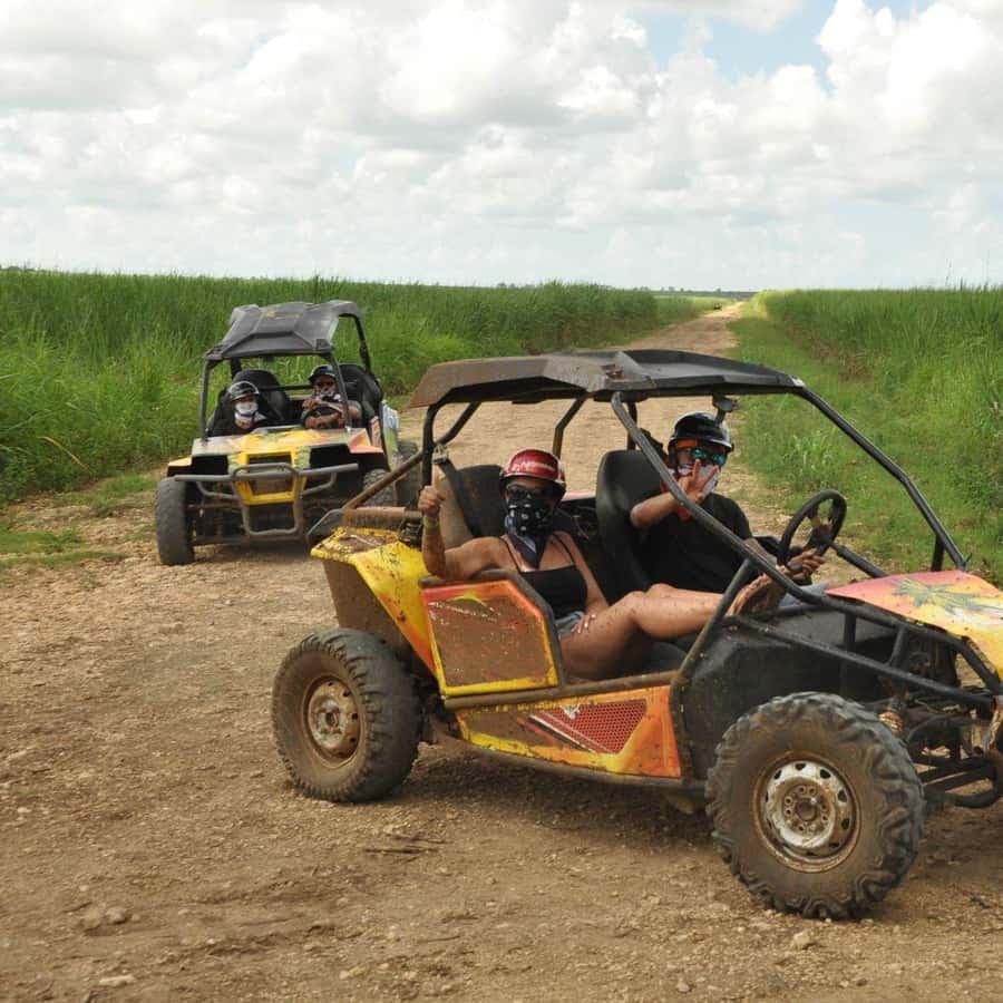 Avventura Bayahibe: passeggini, grotta, cultura in mezza giornata — Guided tour and outdoor activity