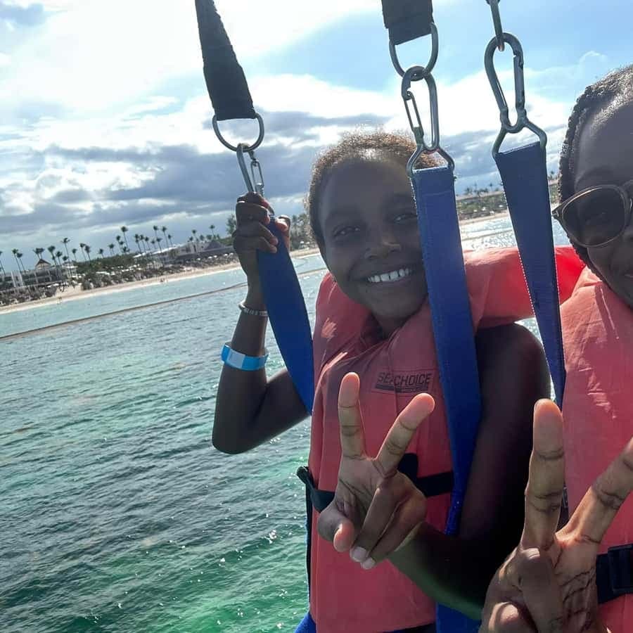 Parasailing in Punta Cana: Adrenaline Rush in the Sky — Guided tour and outdoor activity