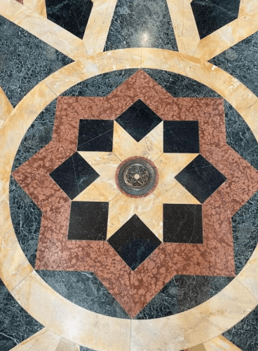 National Capitol of Cuba Guided Tour — Guided tour and outdoor activity