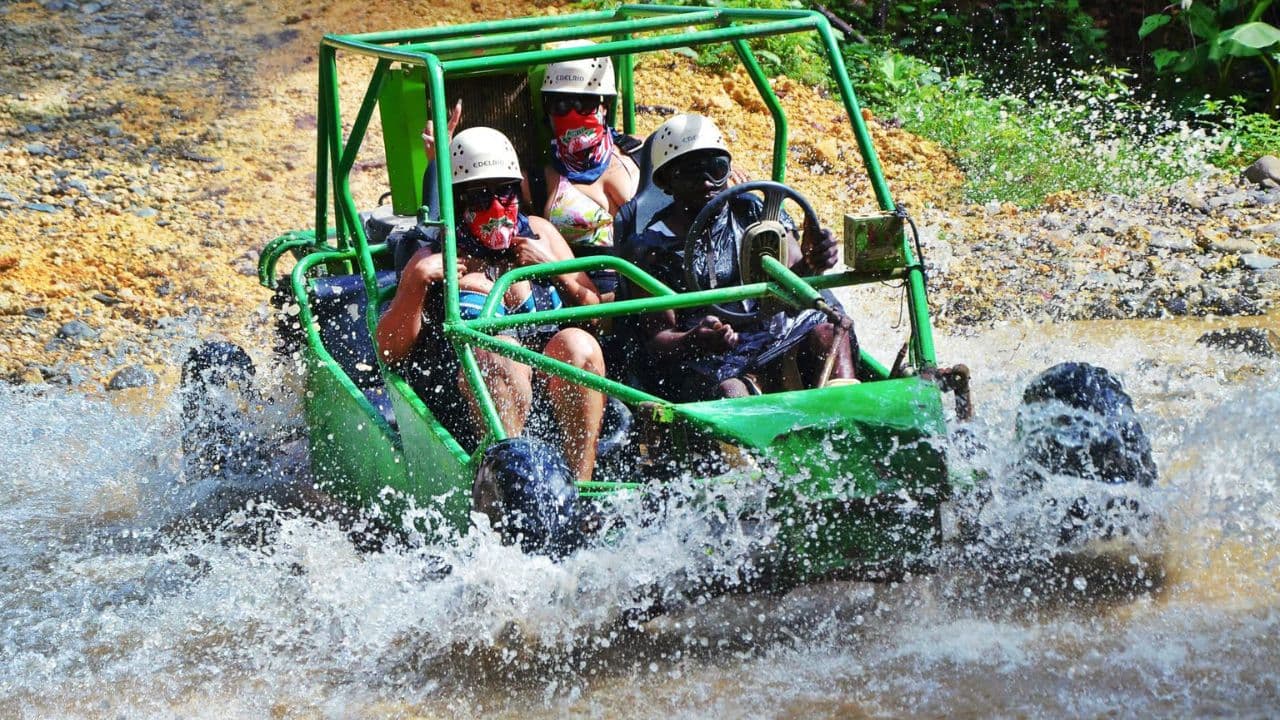 Bavaro avanti: Buggy, chwal, Splash, liy postal ak Polaris — Guided tour and outdoor activity