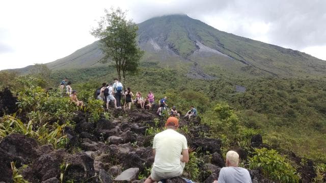 Nel pomeriggio vulcano Arenal e fiume con sorgenti termali naturali — Guided tour and outdoor activity