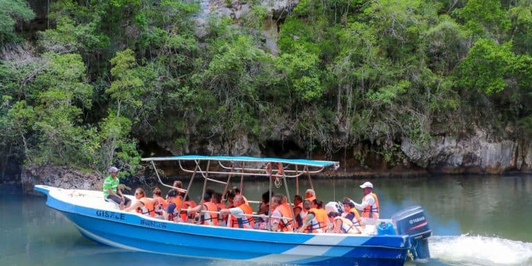 Soti nan Punta Cana: Los Haitises ak Redonda Mountain Day Trip — Guided tour and outdoor activity