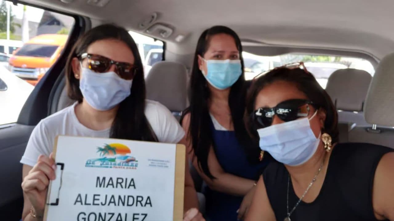 Private Tranasfer from Punta Cana Airport to Riu Bambu hotel — Guided tour and outdoor activity