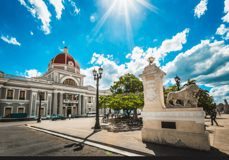 Cienfuegos Evening Tour with Dinner — Guided tour and outdoor activity
