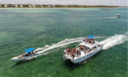 Puerto Plata Private Catamaran: Snorkeling, BBQ & Open Bar — Guided tour and outdoor activity