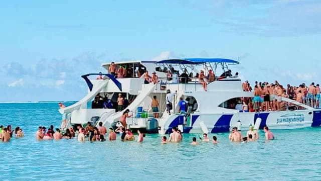 Punta Cana: Catamaran Boat Party with Unlimited Drinks — Guided tour and outdoor activity