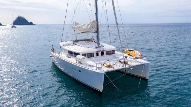 Guanacaste: Catamaran Sunset Sail Cruise & Snorkeling — Guided tour and outdoor activity