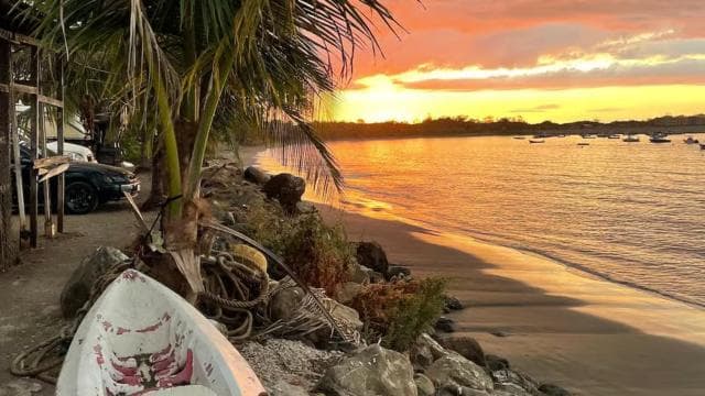 Costa Rica: Beach Hopping & Snorkelling Private Charter — Guided tour and outdoor activity
