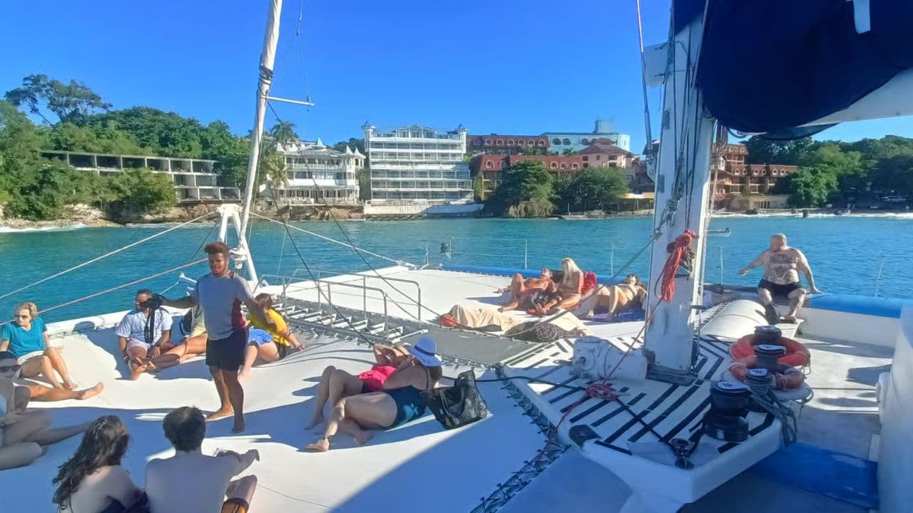 Coffee, cocoa, rum, and espadrilles in Puerto Plata — Guided tour and outdoor activity