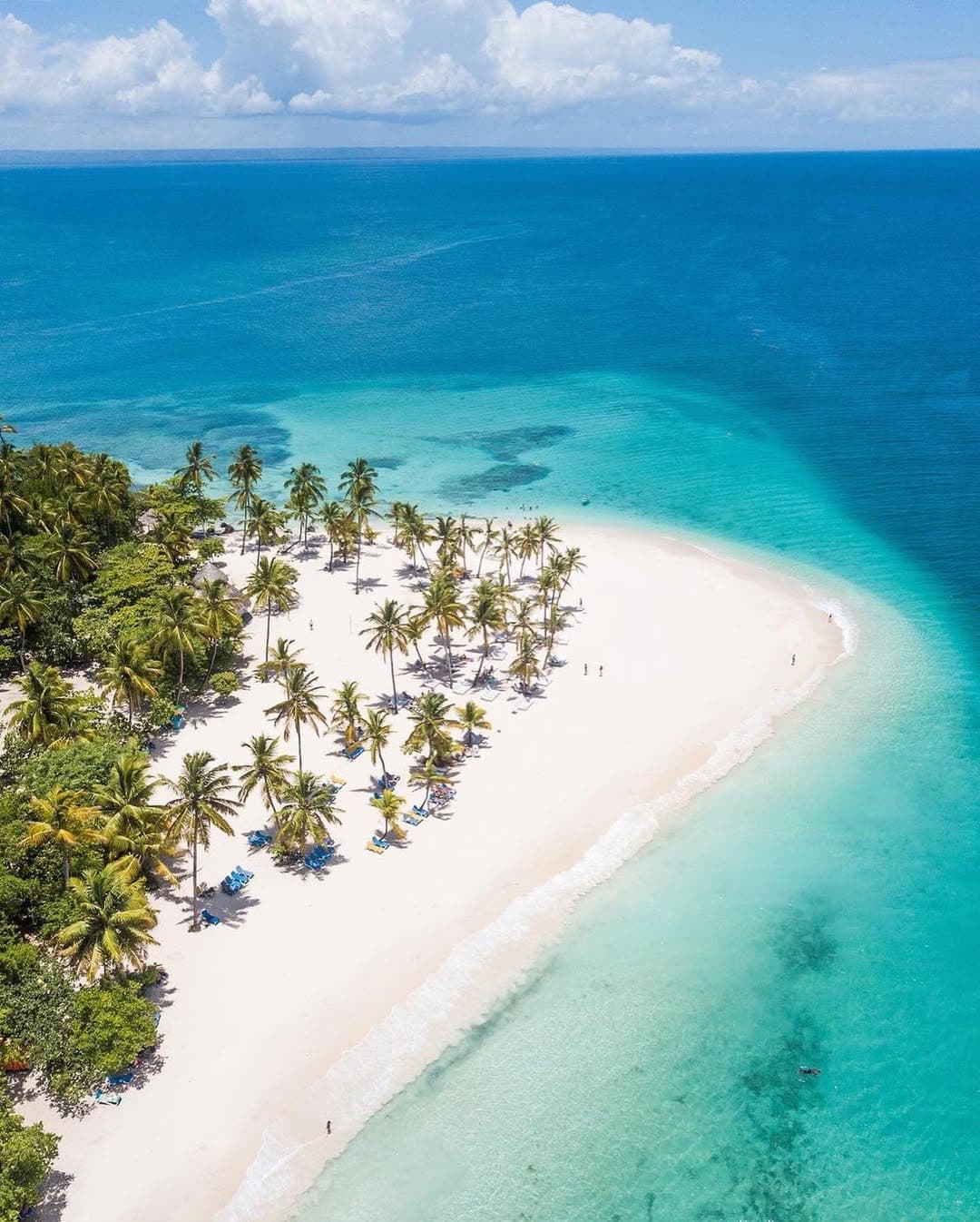 Miches Private: Media Luna Snorkeling & Cayo Levantado Tour — Guided tour and outdoor activity