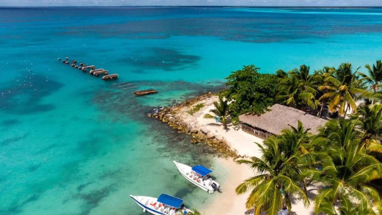Exclusive Party Yacht Snorkeling, Natural Pool Book Now — Guided tour and outdoor activity