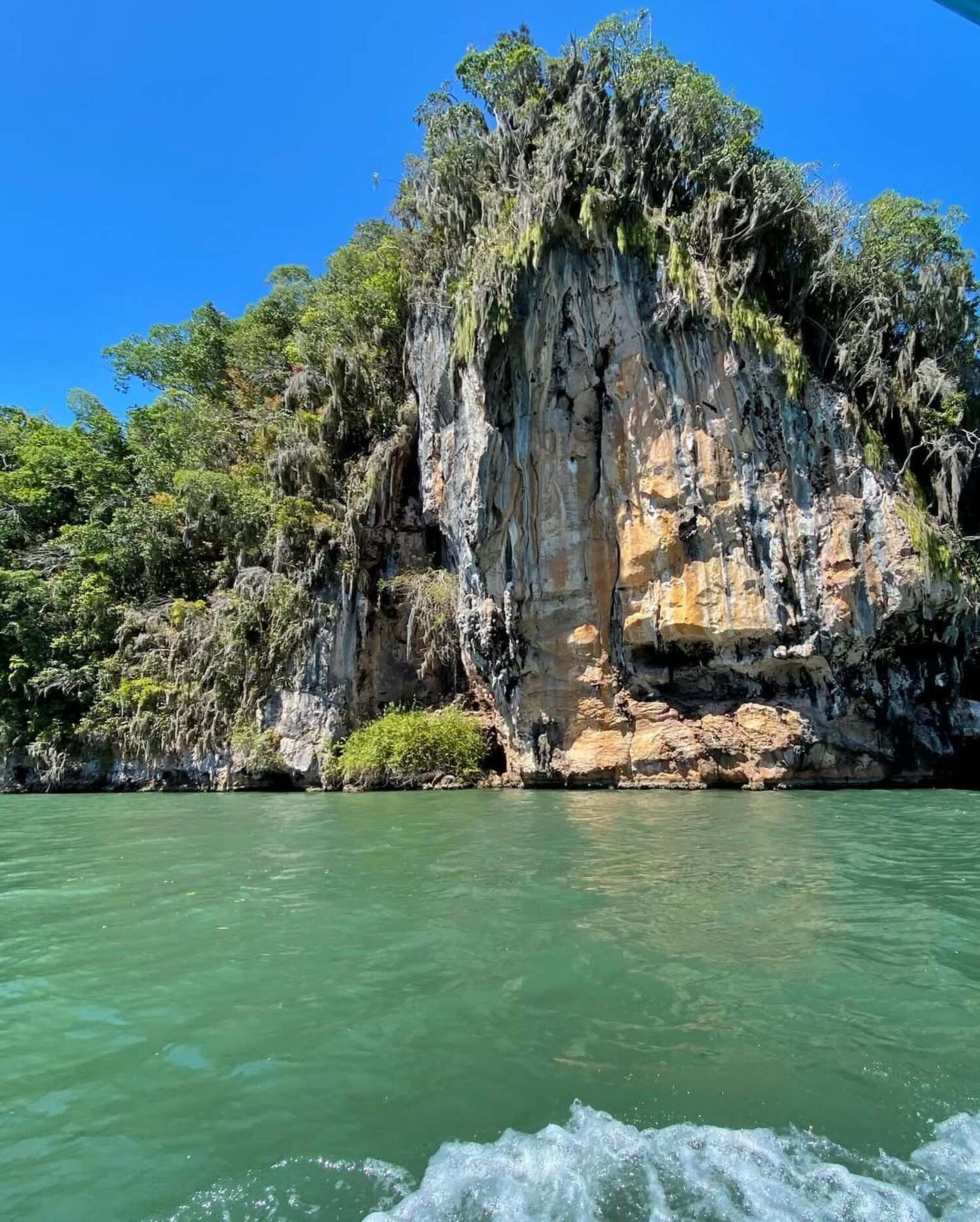 Samana: Los Haitises Nemzeti Park és Cayo Levantado túra — Guided tour and outdoor activity