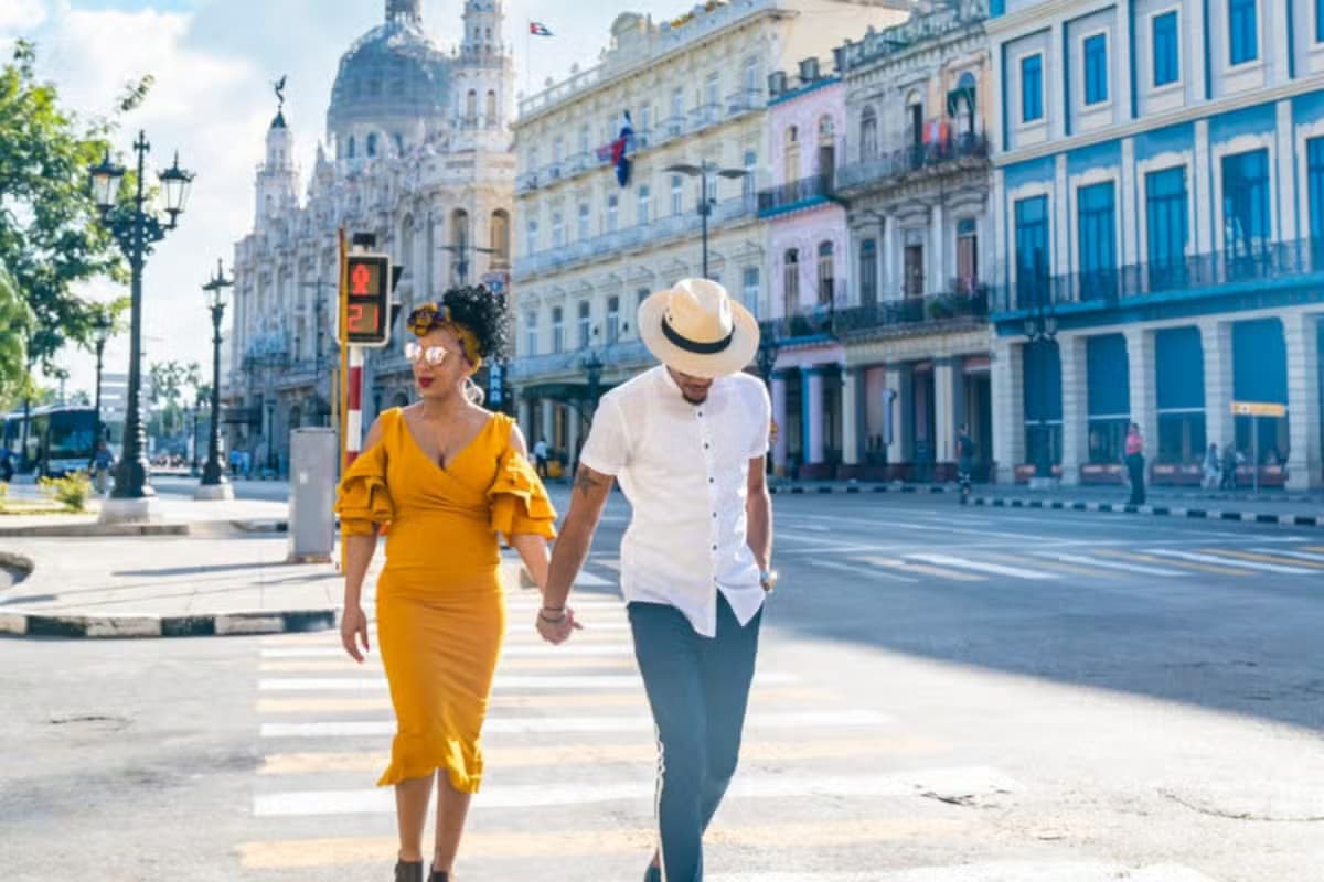 Cuba Photography Tours: Havana — Guided tour and outdoor activity