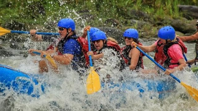 Manuel Antonio: Whitewater Rafting on Naranjo River — Guided tour and outdoor activity