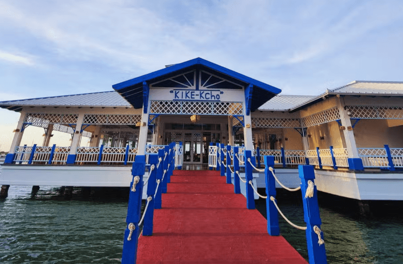Sunset Yacht Cruise + Dinner at Kike-Kcho Restaurant — Guided tour and outdoor activity
