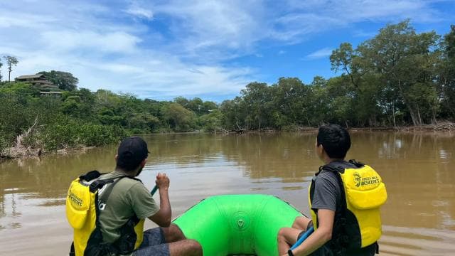 Nosara: River Wildlife Safari by Raft with Transfer & Snack — Guided tour and outdoor activity