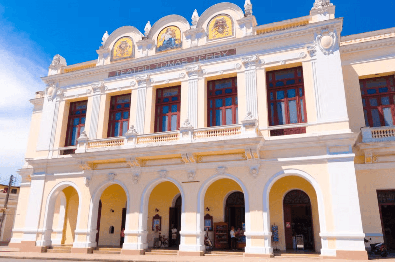 Free Walking Tour of Cienfuegos — Guided tour and outdoor activity