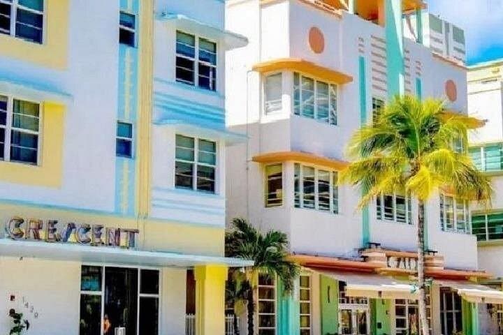 Experience The Flavor of Miami Art Deco Wynwood Little Havana — Guided tour and outdoor activity