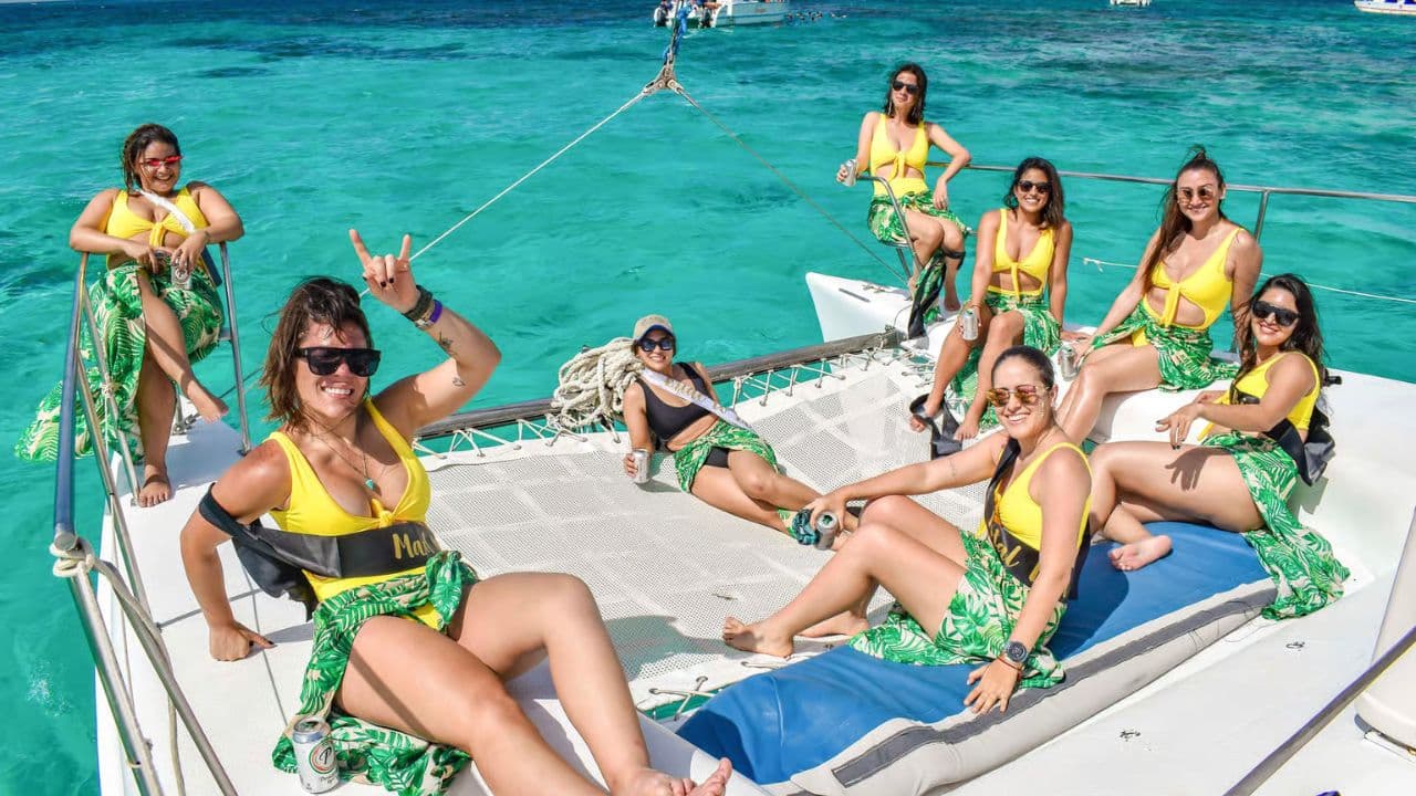 Punta Cana Private Catamaran (Big Group) — Guided tour and outdoor activity