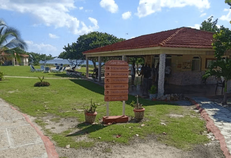 Caleta Buena Day Trip — Guided tour and outdoor activity
